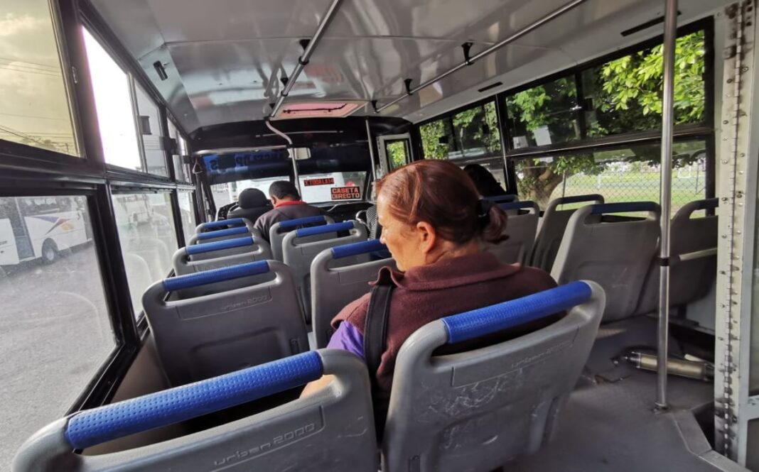 00-pasajeros-camion-1068x665-1
