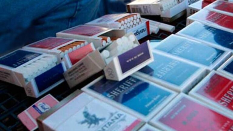Bandas criminales extorsiona a comerciantes a vender cigarros de contrabando