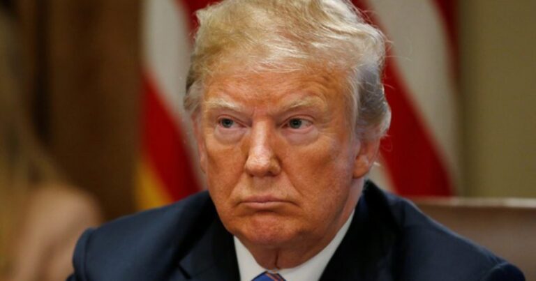 Confirma Trump retraso de un mes para entrada en vigor de aranceles