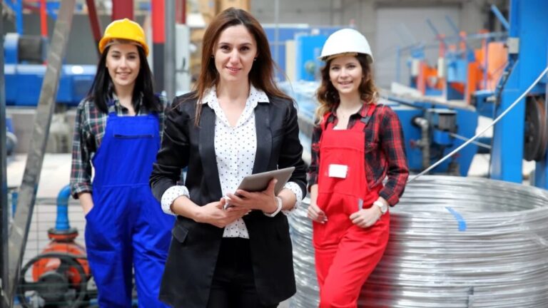 El mundo sería mejor si hubiera más mujeres en puestos gubernamentales o corporativos: Encuesta