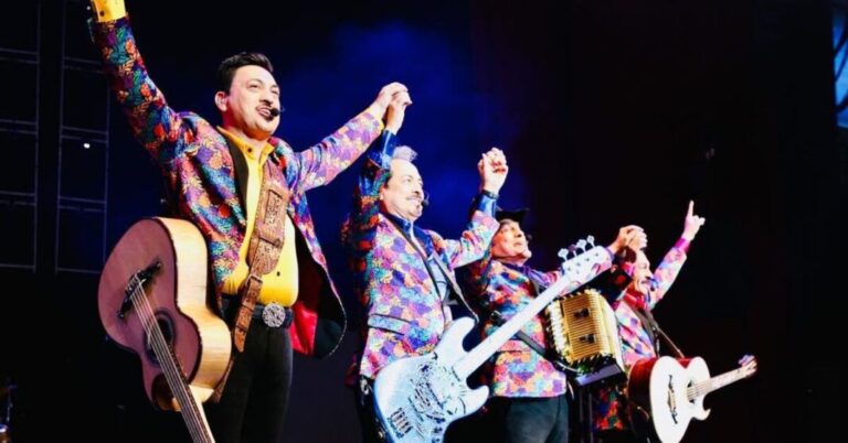 Con éxito, se presentan Los Tigres del Norte en el Auditorio Nacional; ratifican su gusto por los corridos