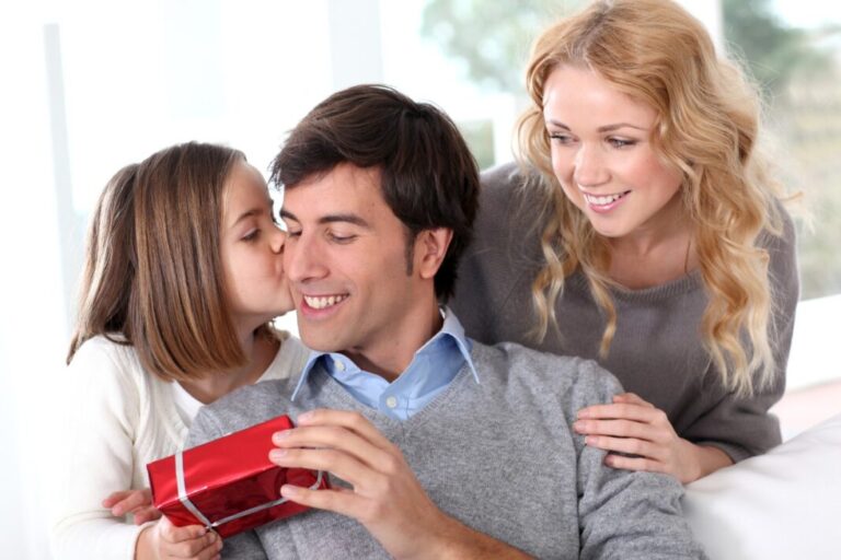 Tips para celebrar a papá sin afectar tus finanzas