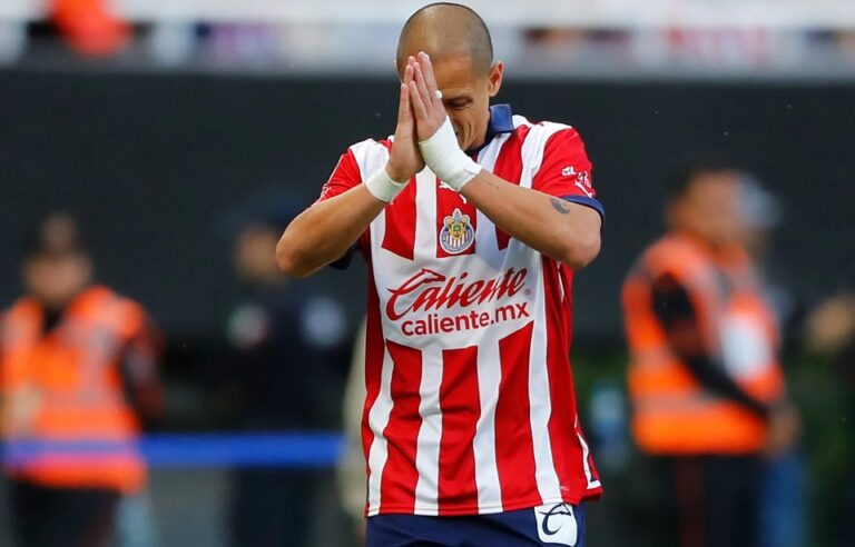¿Qué dijo el técnico de Chivas del caso del “Chicharito”?
