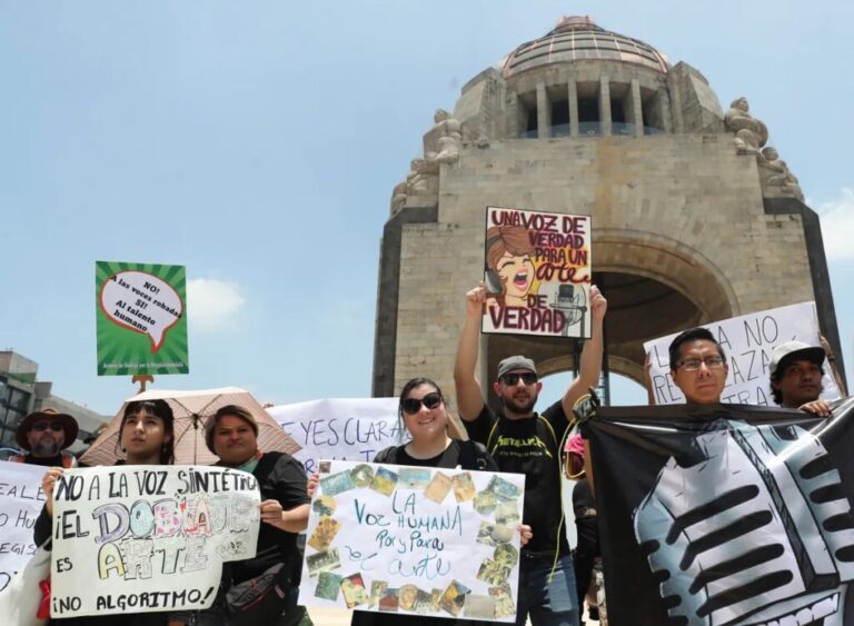 Exigen actores de doble, aristas y locutores legislación para regular uso de voces humanas con Inteligencia Artificial