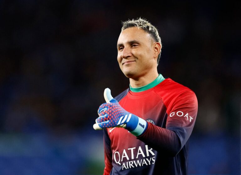 ¿Keylor Navas cerca de Pumas?