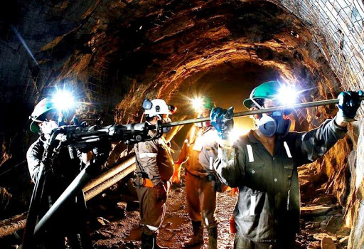 Urge atender condiciones de mineros en México