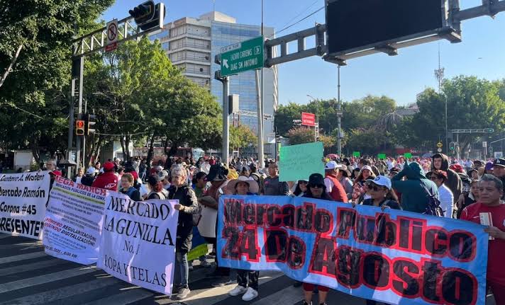 Locatarios de mercados públicos piden cancelar programa de venta de alimentos procesados
