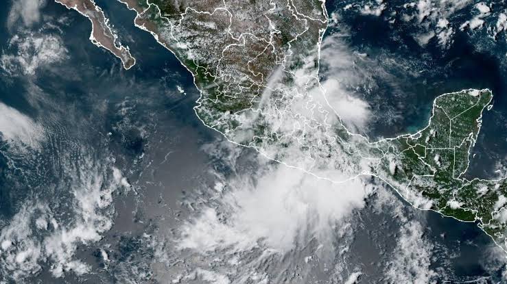 ¿Dónde se localiza la Tormenta tropical Ivo?
