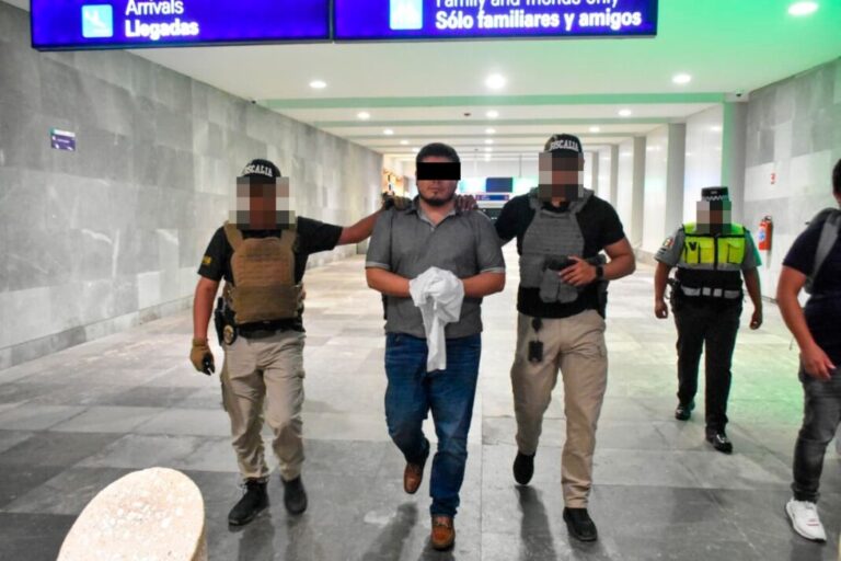 Capturan en Tabasco a una persona relacionada con el homicidio de tres taxistas en Playa del Carmen