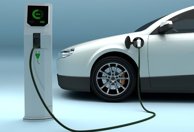 Electromovilidad acelera la transformación del seguro automotriz en México