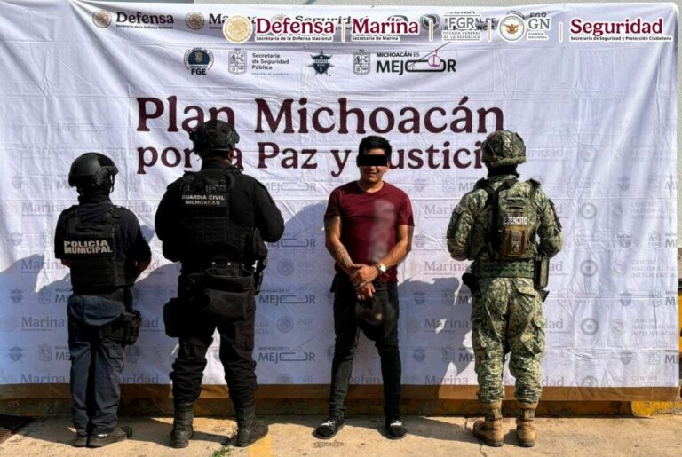 Detienen en Michoacán a grupo delictivo con pesado armamento