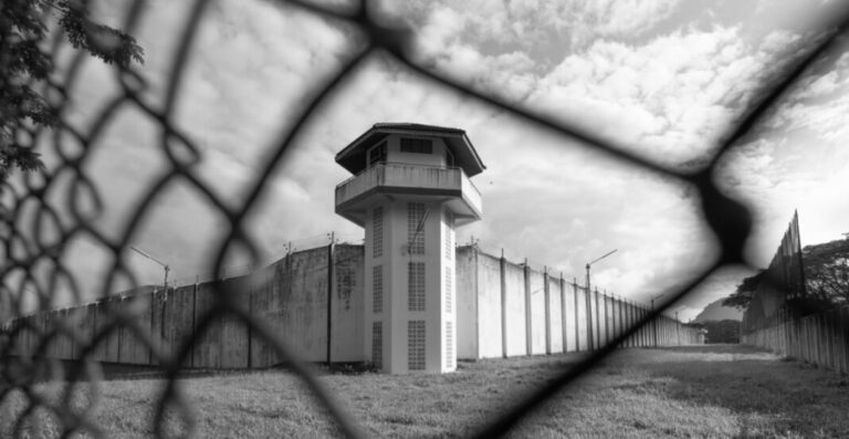 Asesoran a personal penitenciario para promover salud mental