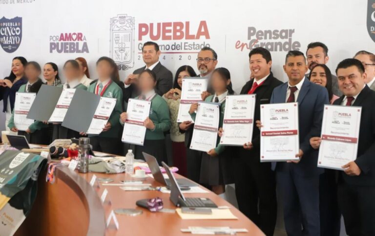 Estudiantes poblanos participarán en ferias internacionales de ciencia
