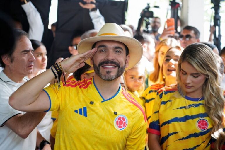 De La Espriella gana presidencia de Colombia en reñida segunda vuelta