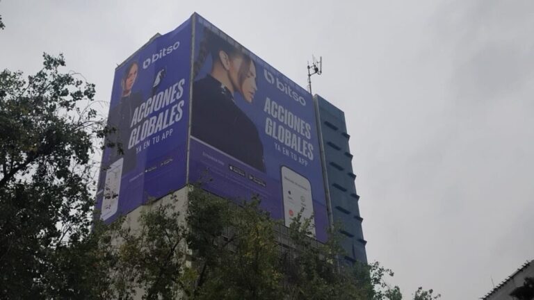 Publicidad ilegal y protestas incómodas / Por Claudia Bolaños