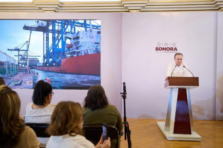 Puerto de Guaymas potencia su capacidad logística con llegada de grúas especializadas