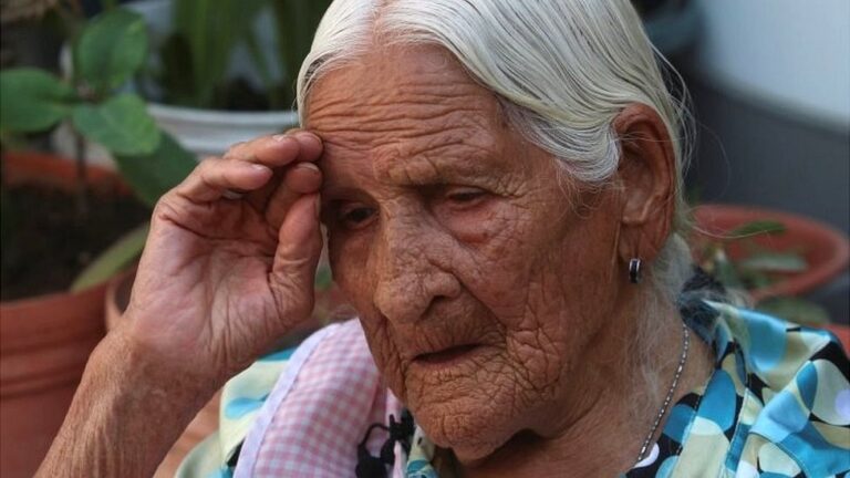 Las enfermedades crónicas en la vejez afectan más a las mujeres en México