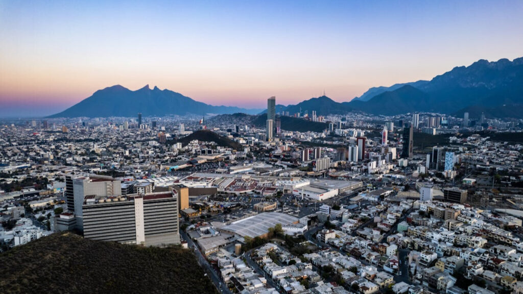 nuevo-leon-lidera-el-desarrollo-industrial-en-mexico-en-2025-segun-finsa-33259-1024x576-1